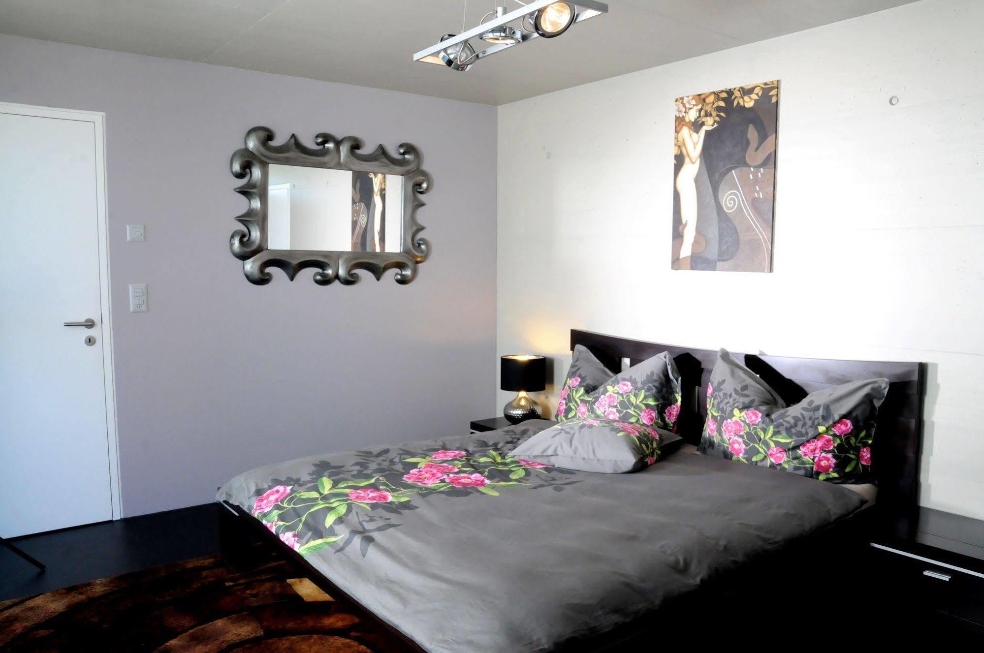 Morat Gaste Zimmer Luaran gambar